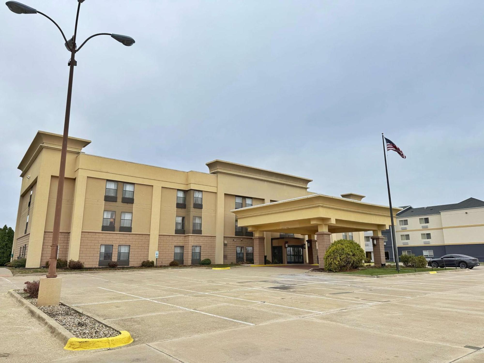 Surestay By Best Western Forsyth Decatur Extérieur photo