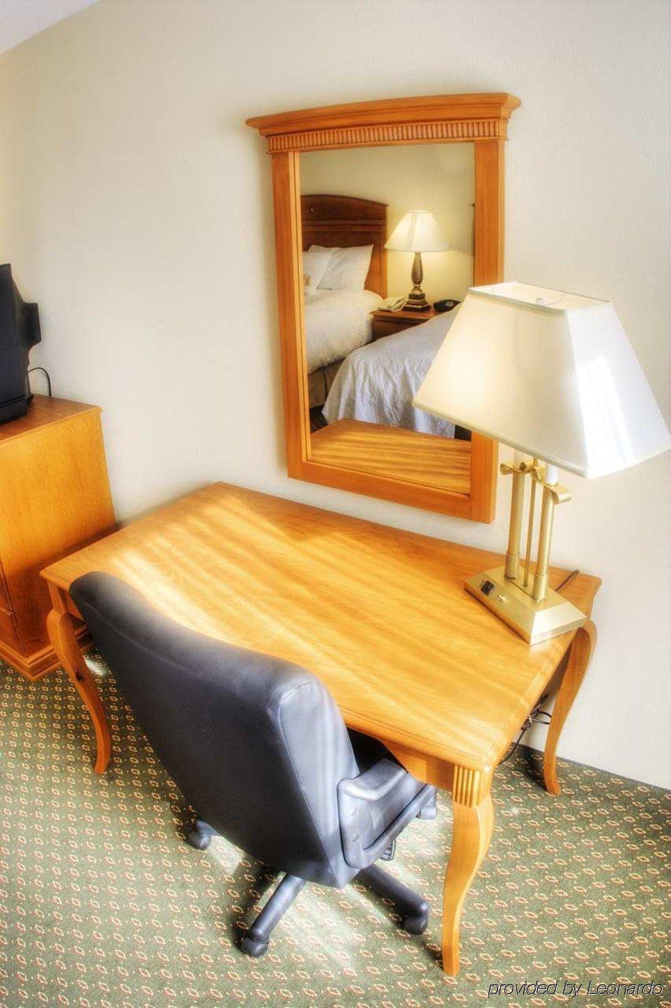 Surestay By Best Western Forsyth Decatur Chambre photo